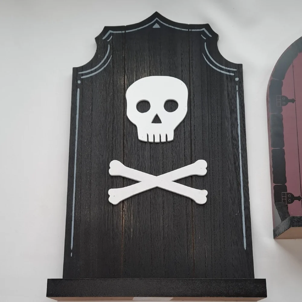 Target Black and White Skull Plaque with Purple Door Decor